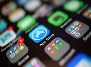 生活可以離開手機，手機卻離不開生活